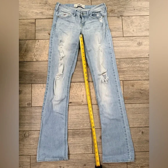 Hollister Distressed Low Rise Boot Cut Jeans • Size 3L - Picture 2 of 5